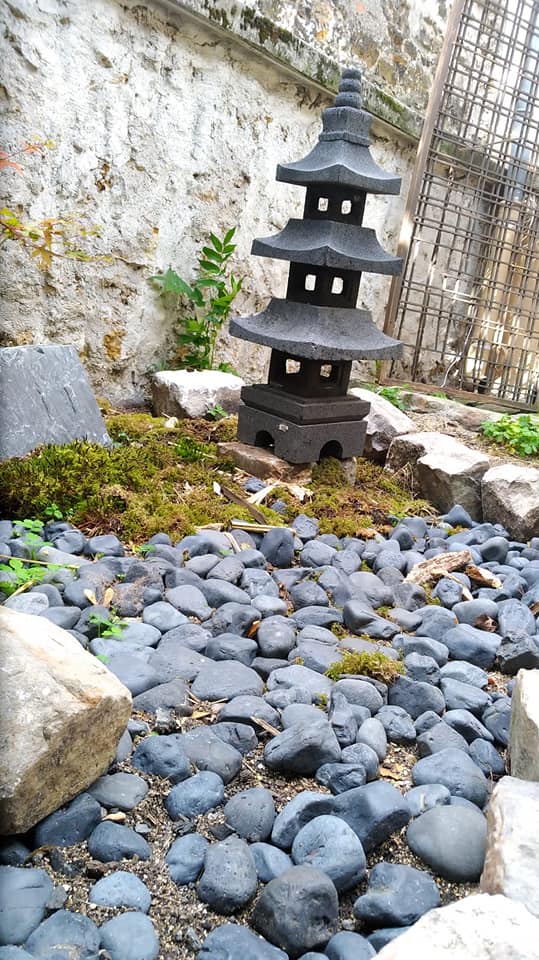 Pause déjeuner: Apportez votre repas pour déjeuner soit dans le dojo ou profiter de la terrasse du jardin japonais du dojo.